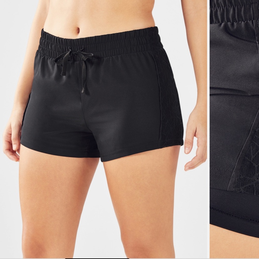 Fabletics Marley Shorts In Black Size 2x